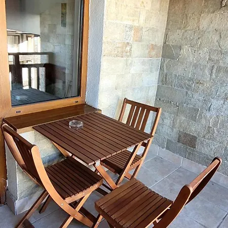 Apartment 2-bedroom Apt, 2min Walk To Path, 7-8 Min Walk To Gondola